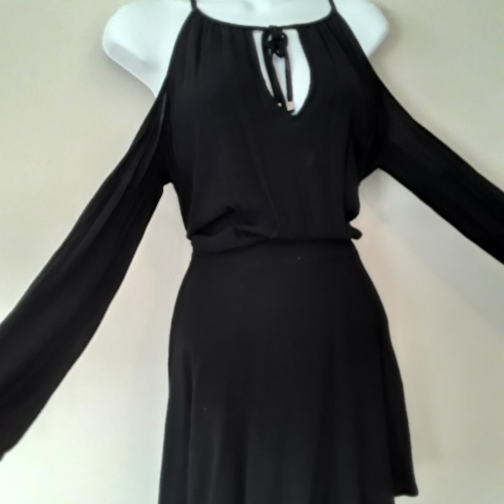 4/$20  Black  front keyhole shoulderless